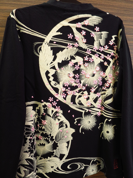 和柄七分袖Ｔシャツ 流水に桜丸紋（黒）